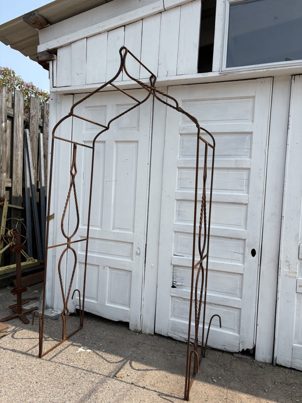 Iron Artisan Arbor w/ Stakes GS6036