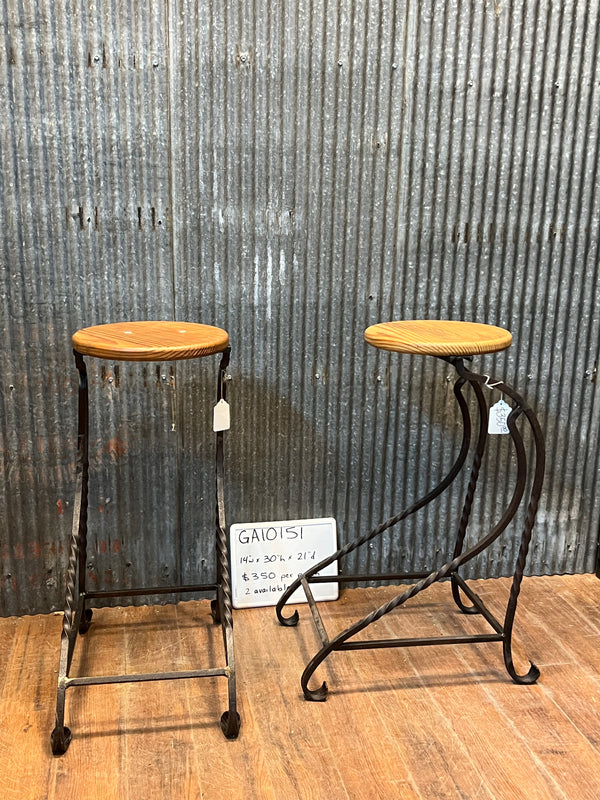 Wooden Seat Wrought Iron Bar Stool GA10151