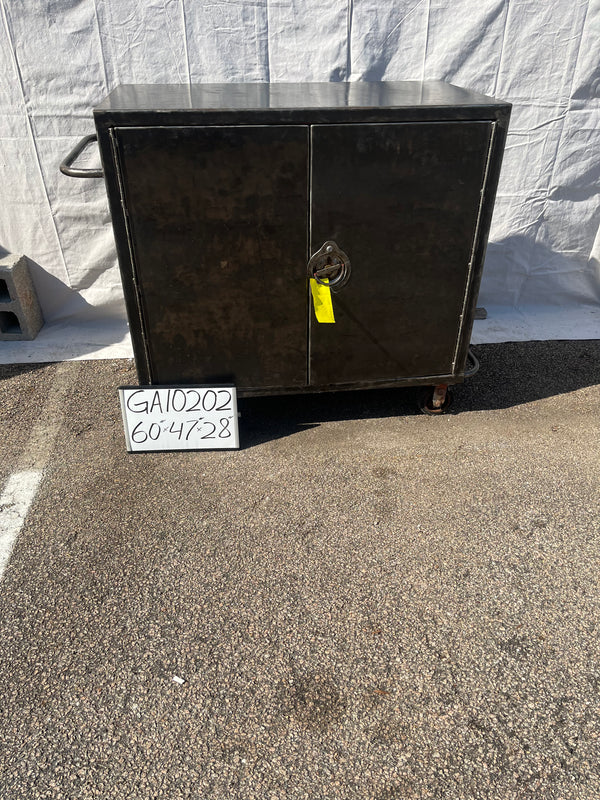 Vintage Unique Metal Rolling Liquor/Bar Cabinet