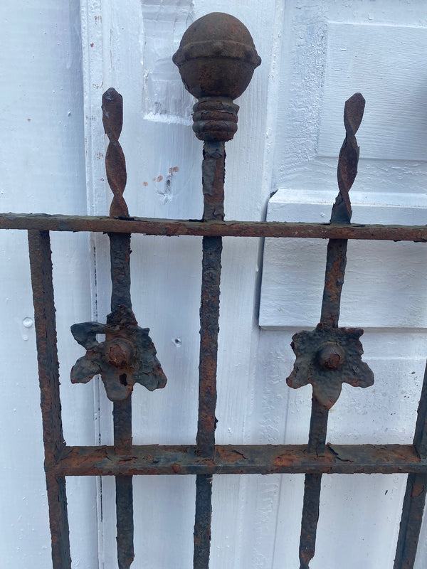 Antique Iron Gate GS20232 - 32 1/4" x 32 1/4" tall