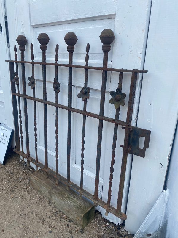 Antique Iron Gate GS20232 - 32 1/4" x 32 1/4" tall