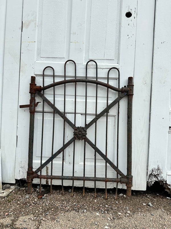 Antique Hairpin Iron Garden Gate w/ Flower Medallion GA20241