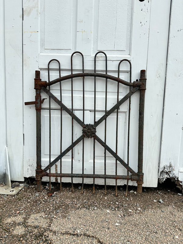 Antique Hairpin Iron Garden Gate w/ Flower Medallion GA20241