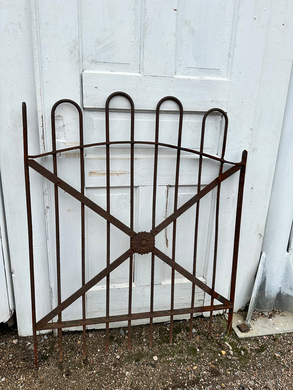 Antique Iron Hairpin Garden Gate w/ Flower Medallion GA20244