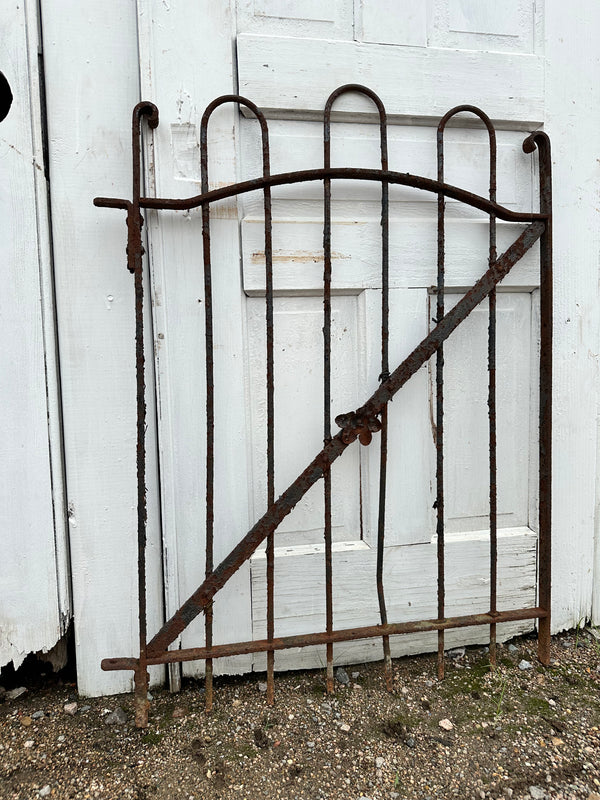 Antique Iron Hairpin Garden Gate GA20248