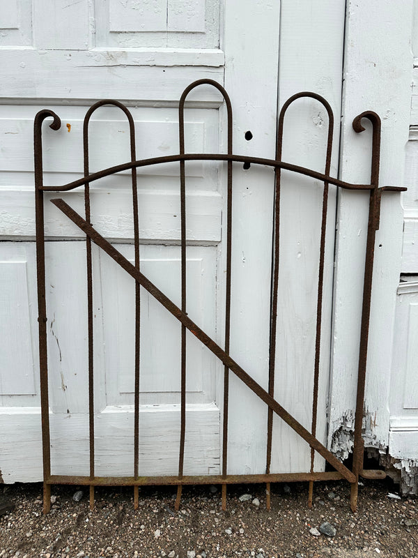 Antique Iron Hairpin Garden Gate GA20249