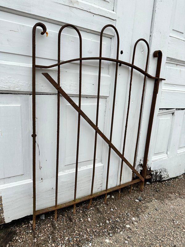 Antique Iron Hairpin Garden Gate GA20249