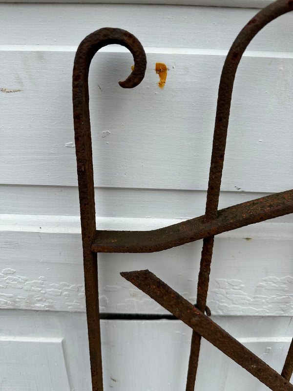 Antique Iron Hairpin Garden Gate GA20249