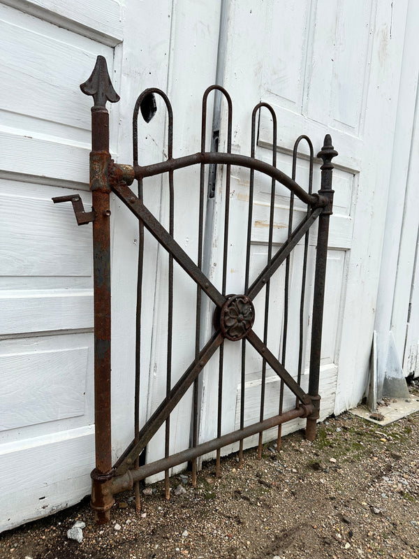 Antique Iron Hairpin Garden Gate w/ Flower Medallion GA20250
