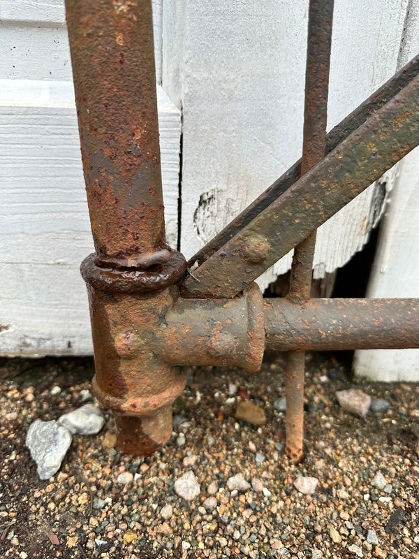 Antique Iron Hairpin Garden Gate w/ Flower Medallion GA20250