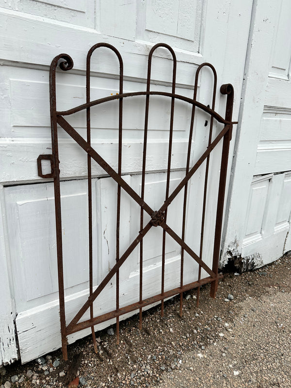 Antique Iron Hairpin Garden Gate w/ Flower Medallion GA20251