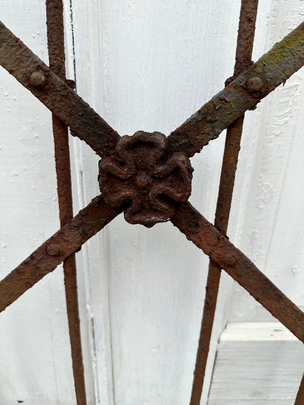 Antique Iron Hairpin Garden Gate w/ Flower Medallion GA20252