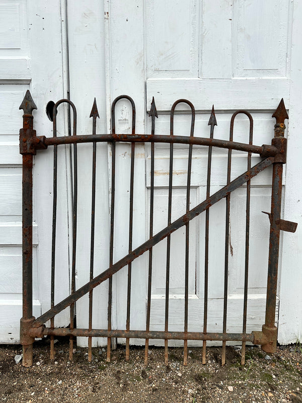Antique Iron Hairpin / Spear Top Garden Gate GA20254