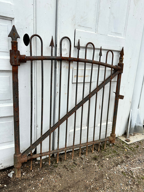 Antique Iron Hairpin / Spear Top Garden Gate GA20254