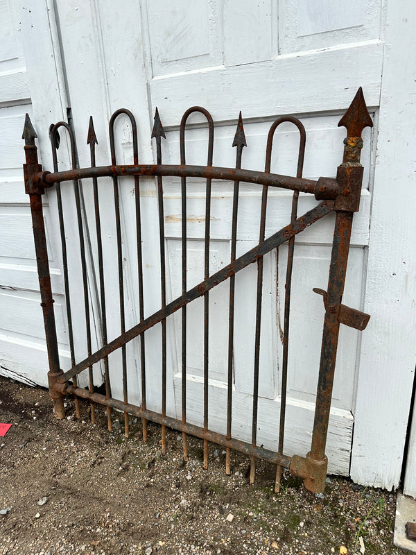 Antique Iron Hairpin / Spear Top Garden Gate GA20254