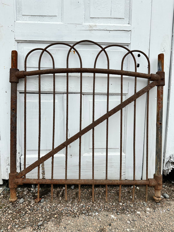 Antique Iron Hairpin Garden Gate GA20255