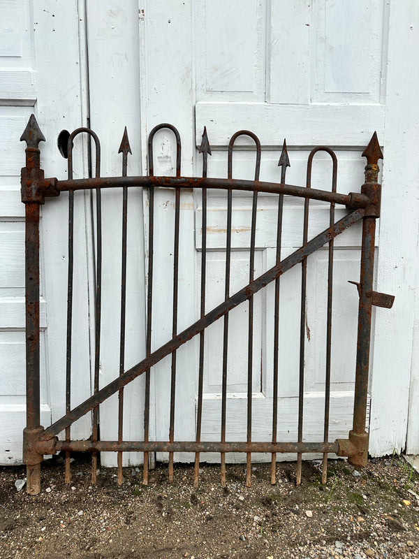 Antique Iron Hairpin/ Spear Top Garden Gate GA20256