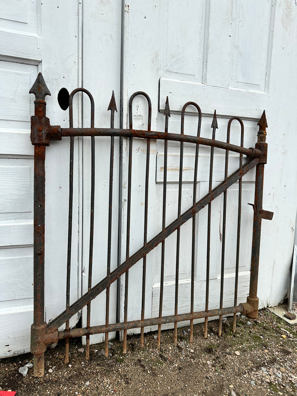 Antique Iron Hairpin/ Spear Top Garden Gate GA20256