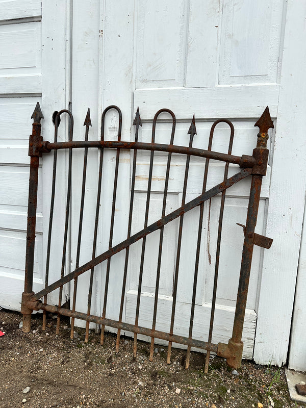Antique Iron Hairpin/ Spear Top Garden Gate GA20256