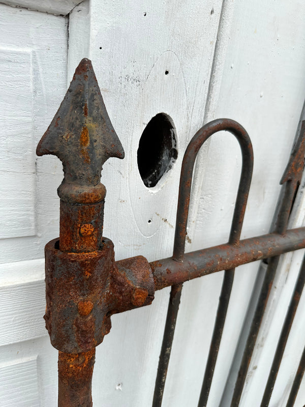 Antique Iron Hairpin/ Spear Top Garden Gate GA20256