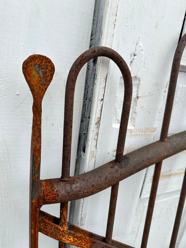 Antique Iron Hairpin Garden Gate w/ Sunflower Medallion GA20259