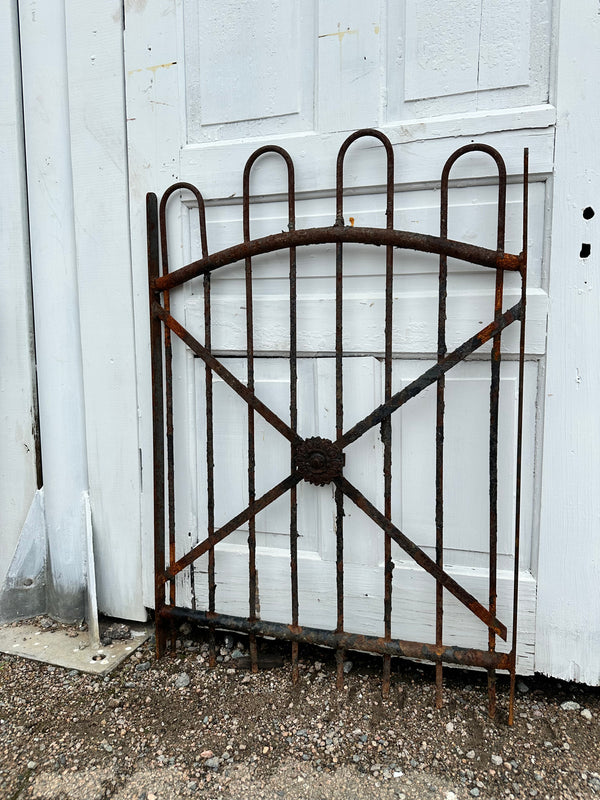 Antique Iron Hairpin Garden Gate w/ Sunflower Medallion GA20261