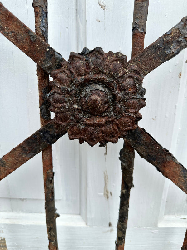 Antique Iron Hairpin Garden Gate w/ Sunflower Medallion GA20261