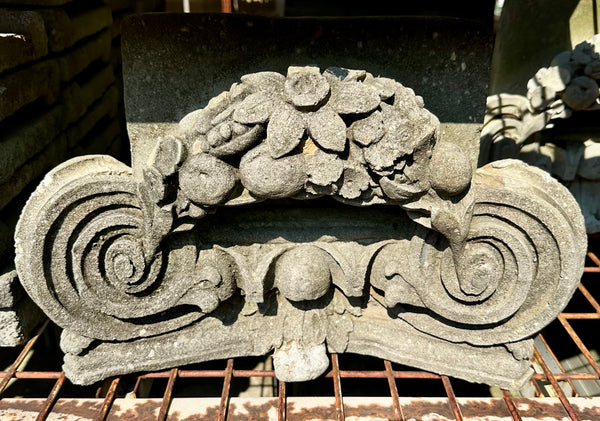 Concrete Ionic Garden Decorations GA20269