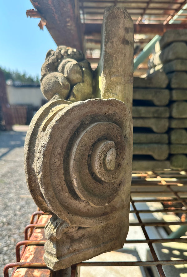 Concrete Ionic Garden Decorations GA20269