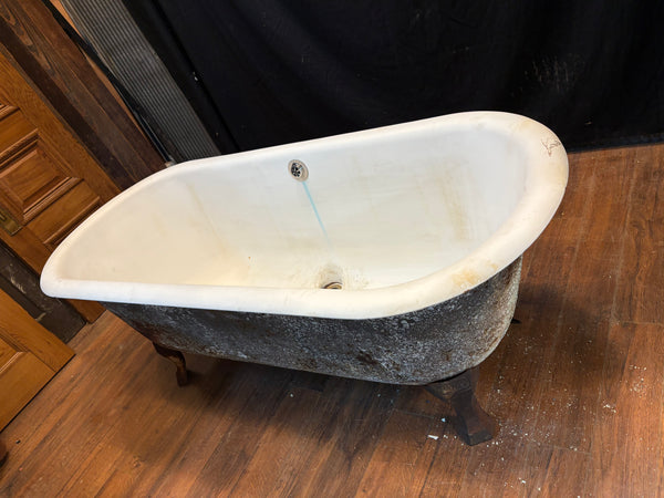 Restored Cast Iron Bath Tub w/ Center Drain GS6022