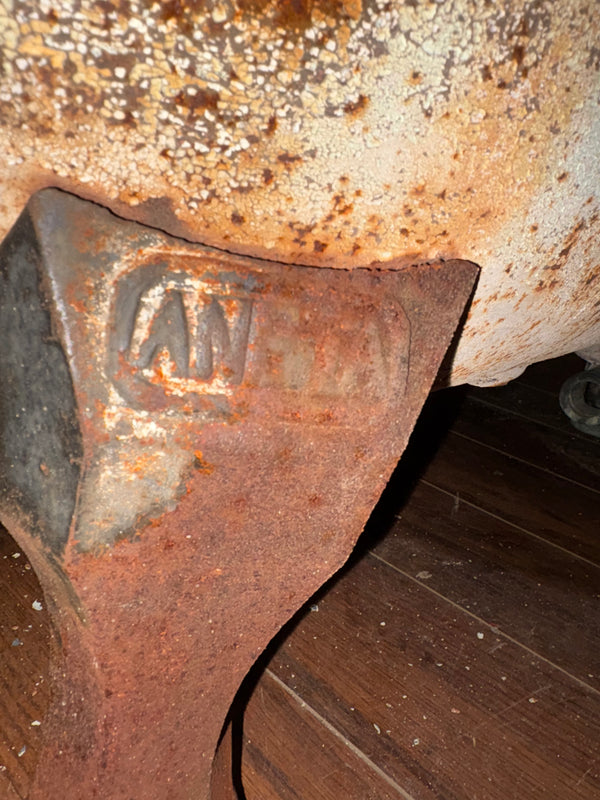 Restored Cast Iron Bath Tub w/ Center Drain GS6022