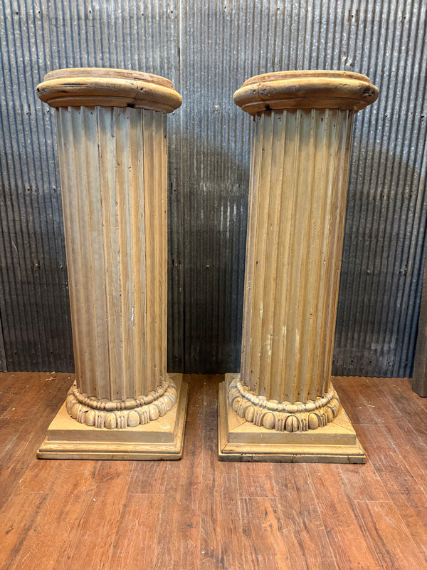 Pair of Wood Fluted Columns GS6039