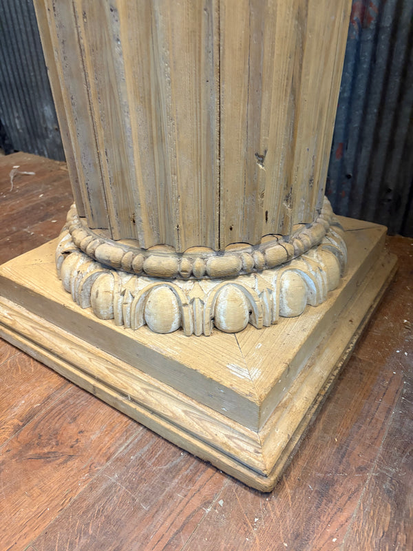Pair of Wood Fluted Columns GS6039