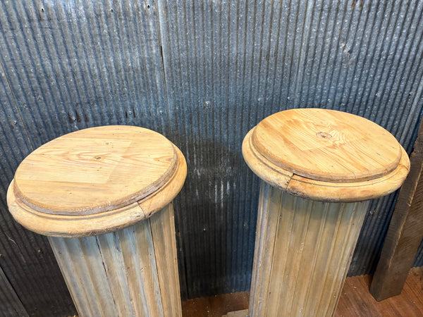 Pair of Wood Fluted Columns GS6039