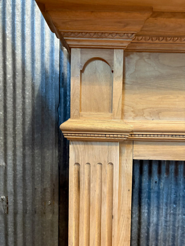 Classical Style Fireplace Mantel GS6051