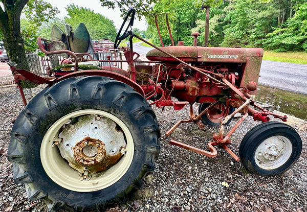 International Cub 140 Tractor in Working Condition GA20129