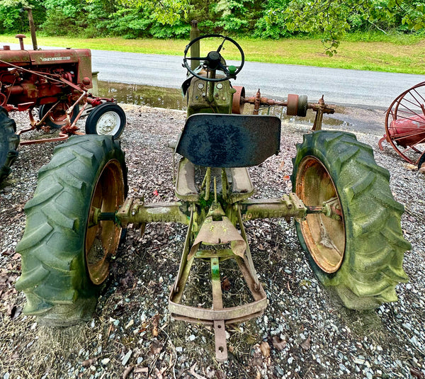 Antique Oliver Tractor - For Parts GA20130