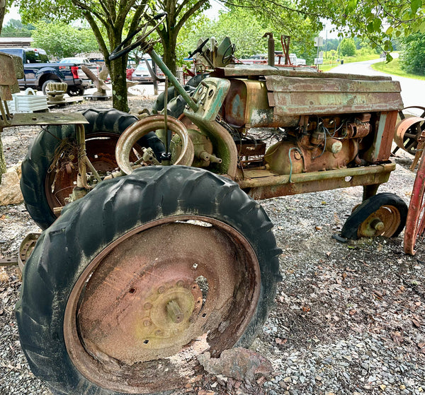 Antique John Deere Tractor - For Parts GA20131