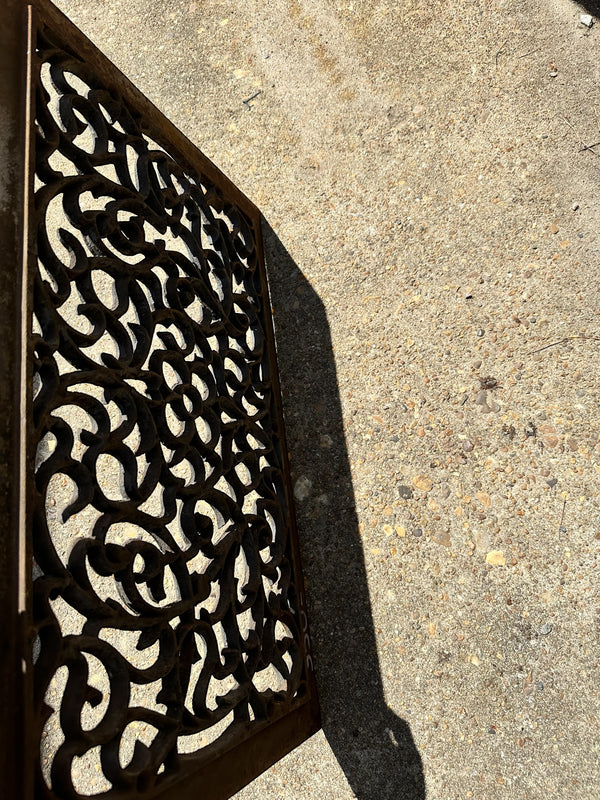 Antique Cast Iron Floor Vent GA20079