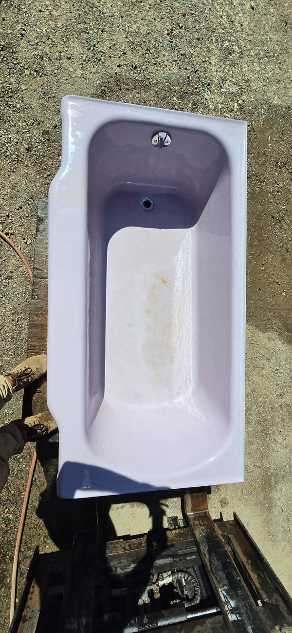 Lavender Bath Tub GA21077