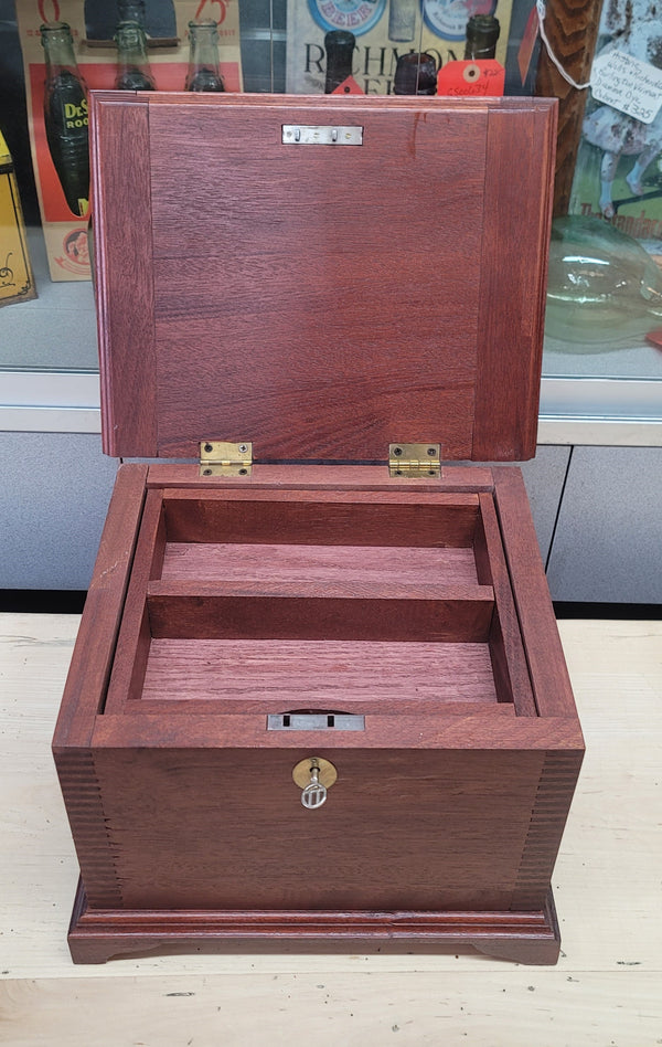 Hand Crafted Walnut Cocktail Smoker Box w/ Lock & Key GS00946