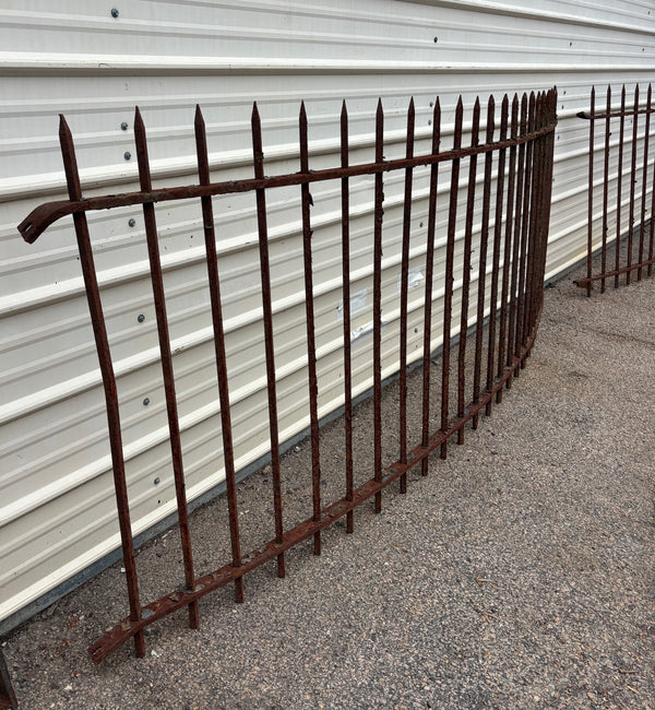 87 Feet of Wrought Iron Rounded Picket Fencing GA21411