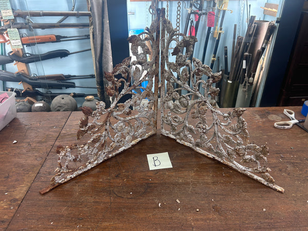 Pair of Cast Iron Rose and Leaf Corbels GS011015