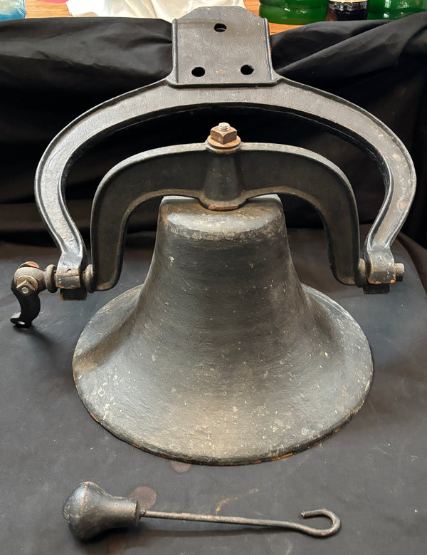 Krystal Metal Cast Iron Dinner Bell GA21505