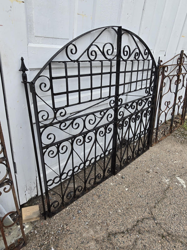 Arched Iron Garden Gate w/ Arrow Finials & Scrollwork GAM0461