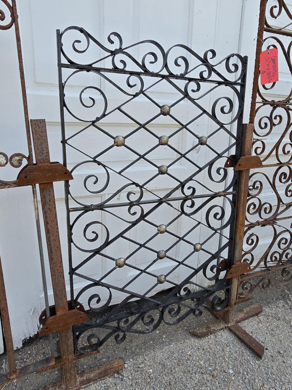 Antique Scrolled Iron Gate GAM0457
