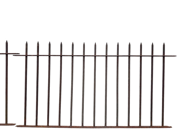 51 Ft of Antique Wrought Iron Spiked Fencing GA21060