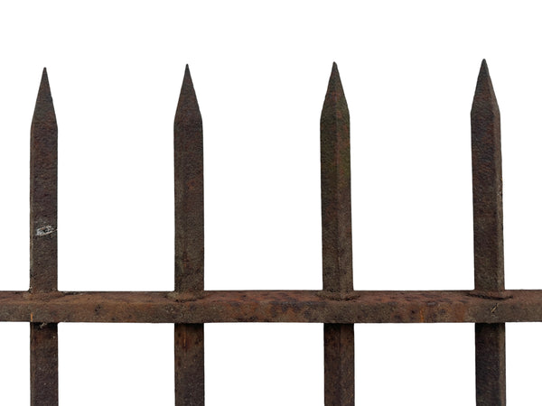 31 Ft of Antique Wrought Iron Spear Top Fencing GA20882