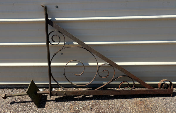 Pair of Iron Brackets GA21334