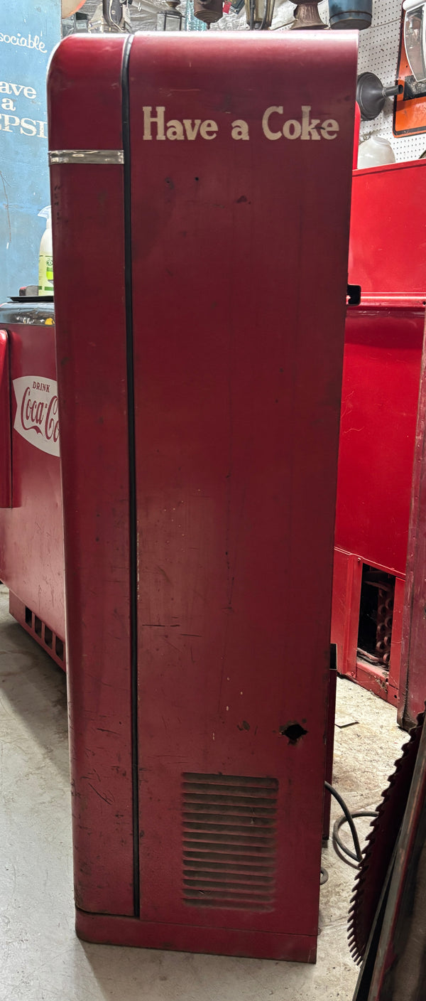 1950s Coke Machine GA21351